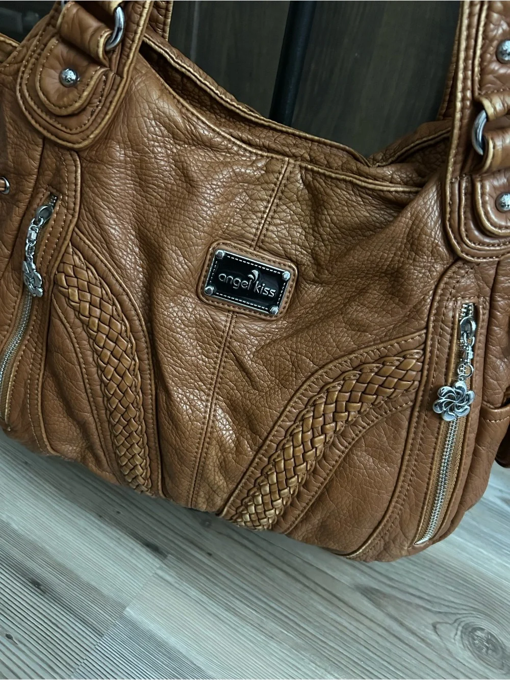 Angel Kiss • Handbag - Picture 3 of 7